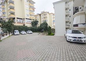 شقة عائلية واسعة - اربع غرف وصالة - في منطقة سكنية هادئة - جيكجلي / الانيا 