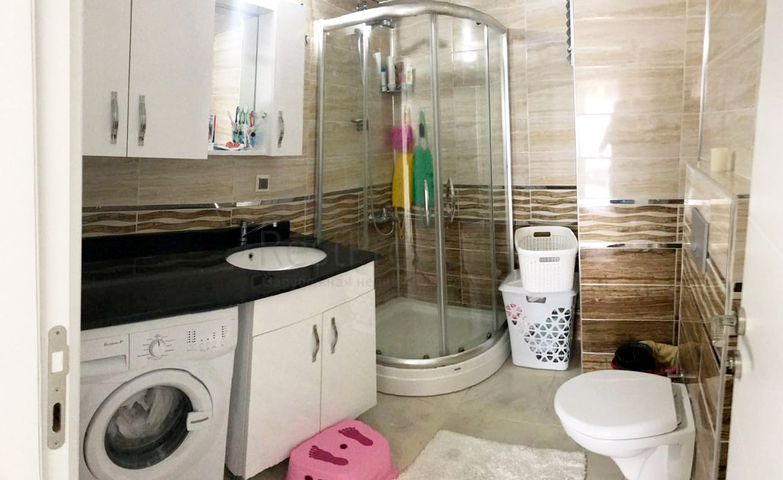 شقة من ثلاث غرف وصالة مع أثاث في ليمان كونيالتي