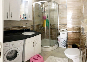 شقة من ثلاث غرف وصالة مع أثاث في ليمان كونيالتي