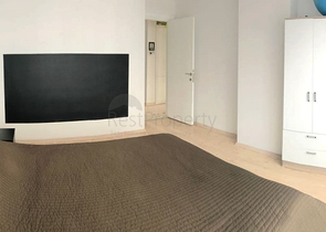 شقة من ثلاث غرف وصالة مع أثاث في ليمان كونيالتي