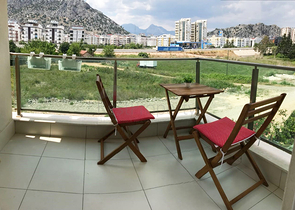 شقة من ثلاث غرف وصالة مع أثاث في ليمان كونيالتي