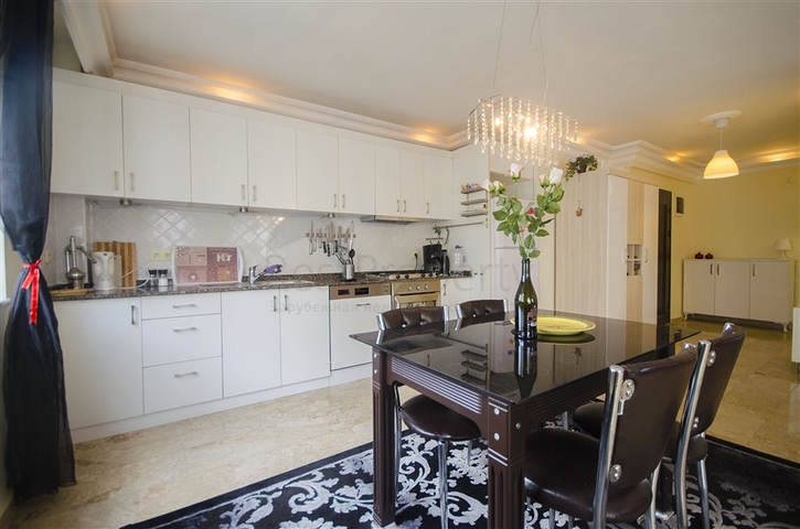 منطقة سكنية هادئة - شقة غرفتين وصالة مفروشة - في جيكجلي / الانيا 