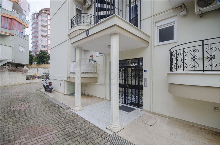 منطقة سكنية هادئة - شقة غرفتين وصالة مفروشة - في جيكجلي / الانيا 