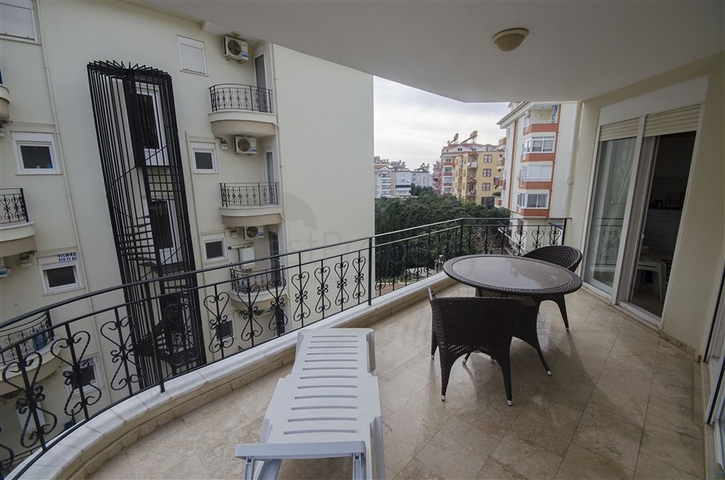 منطقة سكنية هادئة - شقة غرفتين وصالة مفروشة - في جيكجلي / الانيا 