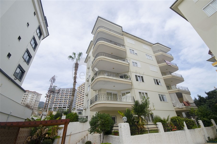 منطقة سكنية هادئة - شقة غرفتين وصالة مفروشة - في جيكجلي / الانيا 