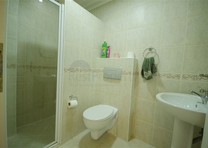 منطقة سكنية هادئة - شقة غرفتين وصالة مفروشة - في جيكجلي / الانيا 