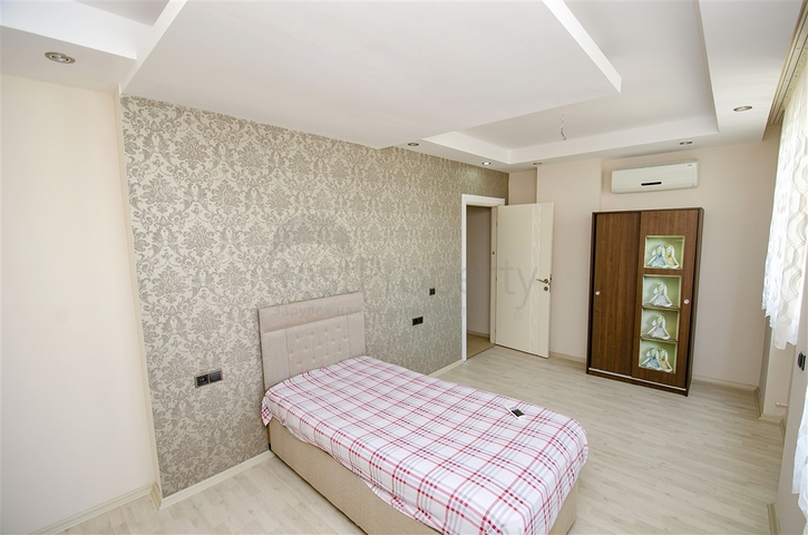 بنتهاوس 2 + 1 مع الأثاث في منطقة ليمان في كونيالتي 600 م إلى البحر