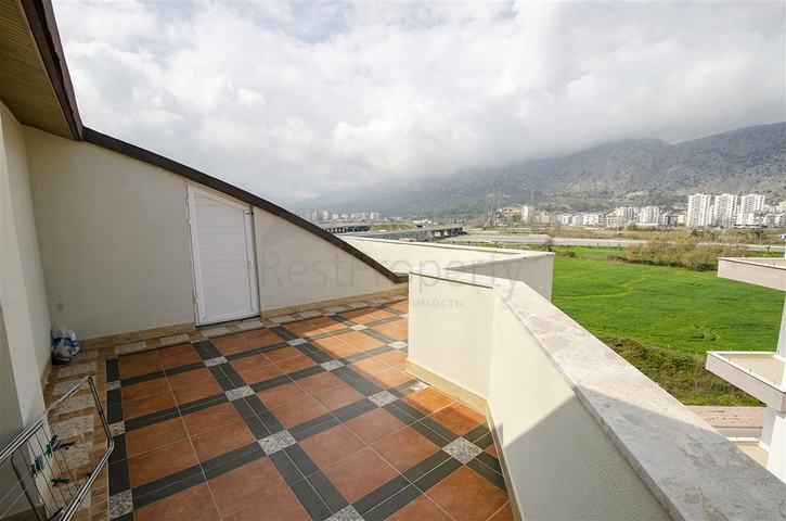 بنتهاوس 2 + 1 مع الأثاث في منطقة ليمان في كونيالتي 600 م إلى البحر