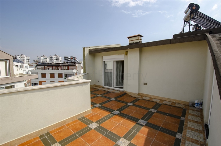 بنتهاوس 2 + 1 مع الأثاث في منطقة ليمان في كونيالتي 600 م إلى البحر