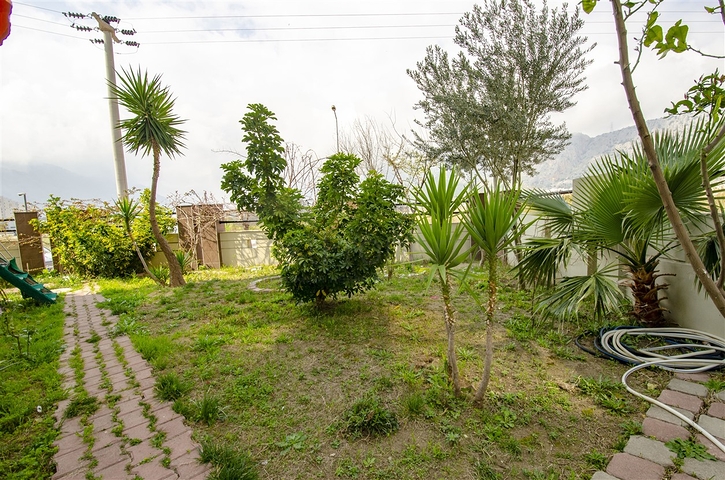 بنتهاوس 2 + 1 مع الأثاث في منطقة ليمان في كونيالتي 600 م إلى البحر