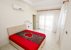 بنتهاوس 2 + 1 مع الأثاث في منطقة ليمان في كونيالتي 600 م إلى البحر