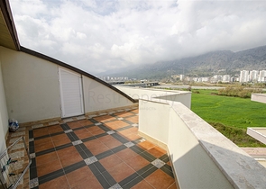 بنتهاوس 2 + 1 مع الأثاث في منطقة ليمان في كونيالتي 600 م إلى البحر