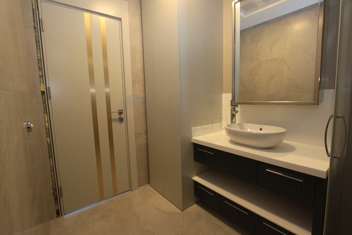 شقة 2 + 1 في مجمع فاخر في أونجالي كونيالتي