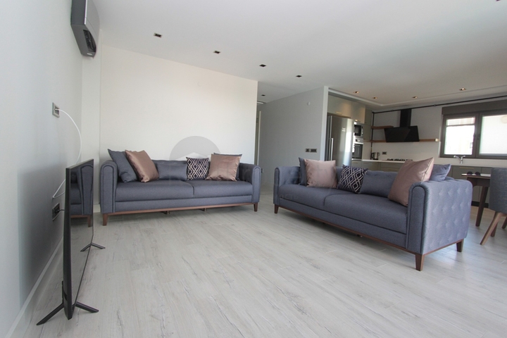 شقة 2 + 1 في مجمع فاخر في أونجالي كونيالتي