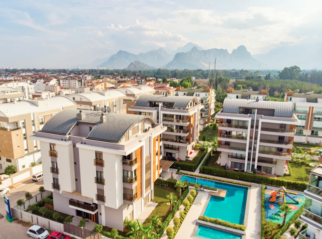 شقة 2 + 1 في مجمع فاخر في أونجالي كونيالتي