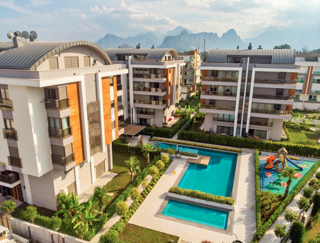 شقة 2 + 1 في مجمع فاخر في أونجالي كونيالتي