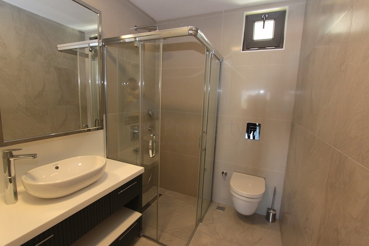 شقة 2 + 1 في مجمع فاخر في أونجالي كونيالتي