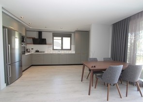 شقة 2 + 1 في مجمع فاخر في أونجالي كونيالتي