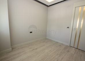 شقة 2 + 1 في مجمع فاخر في أونجالي كونيالتي