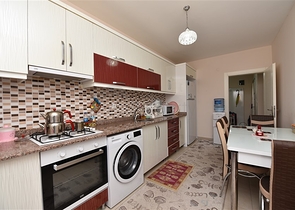 سعر مناسب - شقة عائلية 3 غرف وصالة - مطبخ منفصل - مهموتلار / الانيا 