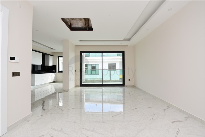 في مركز المدينة - مجمع سكني حديث - دوبلكس فاخرة - الانيا 