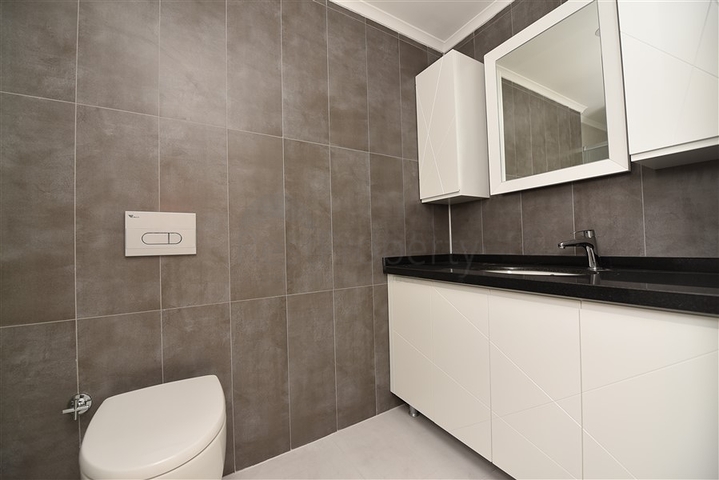 في مركز المدينة - مجمع سكني حديث - دوبلكس فاخرة - الانيا 