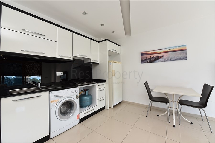 اطلالة بحر - ضمن منطقة كاستل الراقية - شقة غرفة وصالة مفروشة - الانيا 