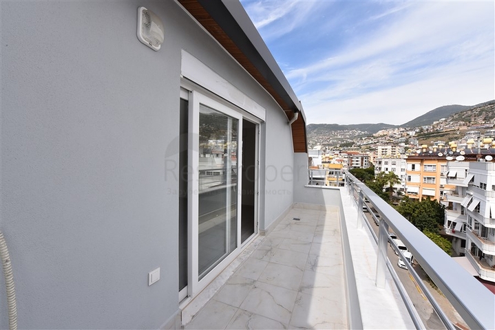 في مركز المدينة - دوبلكس 3 غرف وصالة - الانيا 