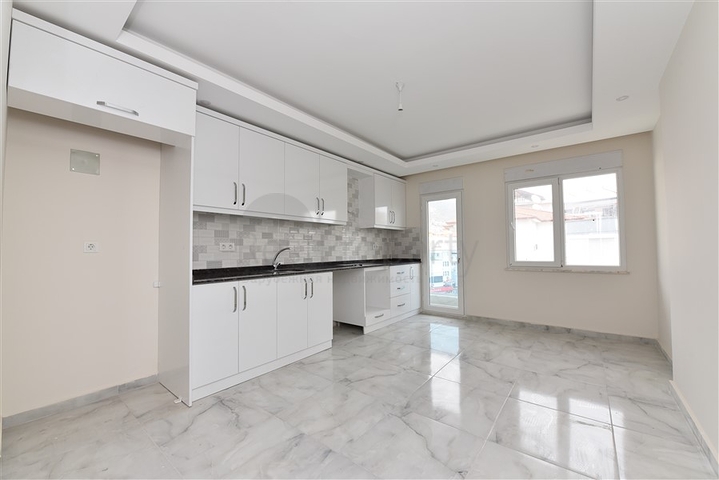 في مركز المدينة - دوبلكس 3 غرف وصالة - الانيا 