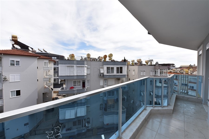 في مركز المدينة - دوبلكس 3 غرف وصالة - الانيا 