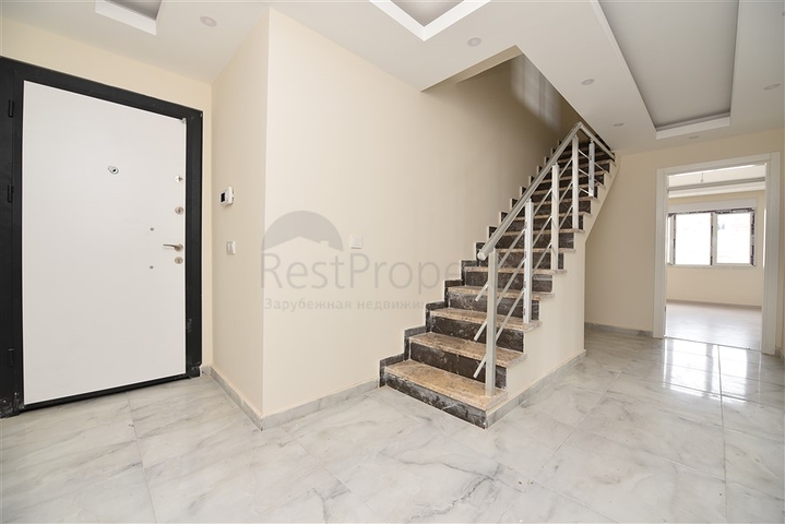 في مركز المدينة - دوبلكس 3 غرف وصالة - الانيا 