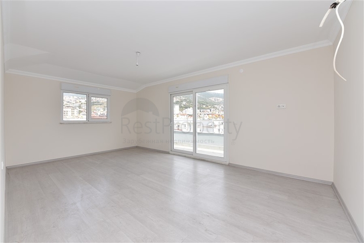 في مركز المدينة - دوبلكس 3 غرف وصالة - الانيا 