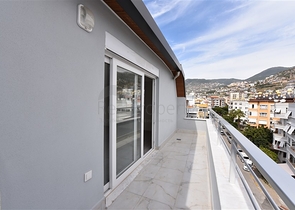 في مركز المدينة - دوبلكس 3 غرف وصالة - الانيا 