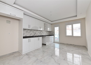 في مركز المدينة - دوبلكس 3 غرف وصالة - الانيا 