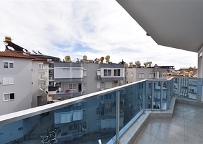 في مركز المدينة - دوبلكس 3 غرف وصالة - الانيا 