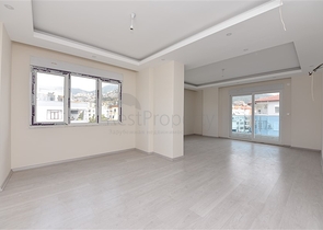 في مركز المدينة - دوبلكس 3 غرف وصالة - الانيا 