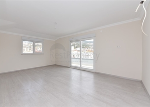 في مركز المدينة - دوبلكس 3 غرف وصالة - الانيا 