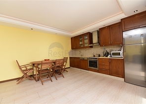 اطلالة بحر - شقة مفروشة من تصميم غرفتين وصالة - ضمن مجمع سكني - مهموتلار / الانيا 