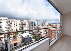 اطلالة بحر - شقة مفروشة من تصميم غرفتين وصالة - ضمن مجمع سكني - مهموتلار / الانيا 