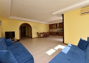 اطلالة بحر - شقة مفروشة من تصميم غرفتين وصالة - ضمن مجمع سكني - مهموتلار / الانيا 