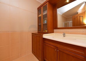 اطلالة بحر - شقة مفروشة من تصميم غرفتين وصالة - ضمن مجمع سكني - مهموتلار / الانيا 