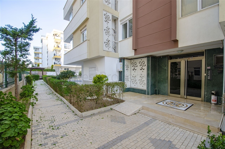 شقة 2 + 1 ضمن مجمع في كونيالتي أنطاليا