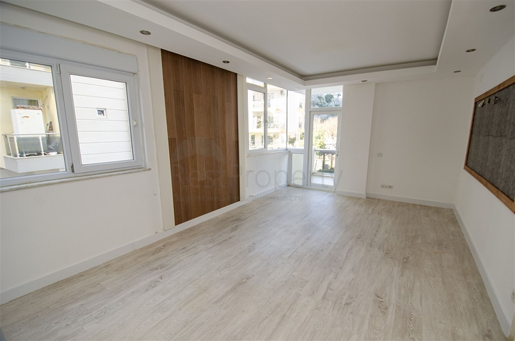 شقة 2 + 1 ضمن مجمع في كونيالتي أنطاليا