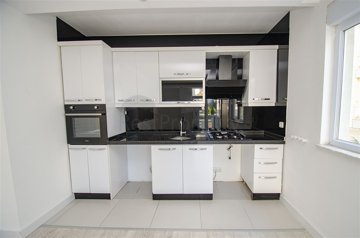 شقة 2 + 1 ضمن مجمع في كونيالتي أنطاليا