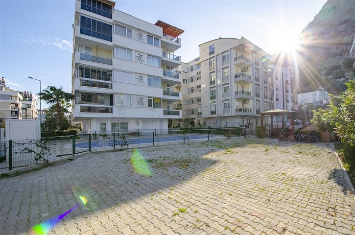 شقة 2 + 1 ضمن مجمع في كونيالتي أنطاليا