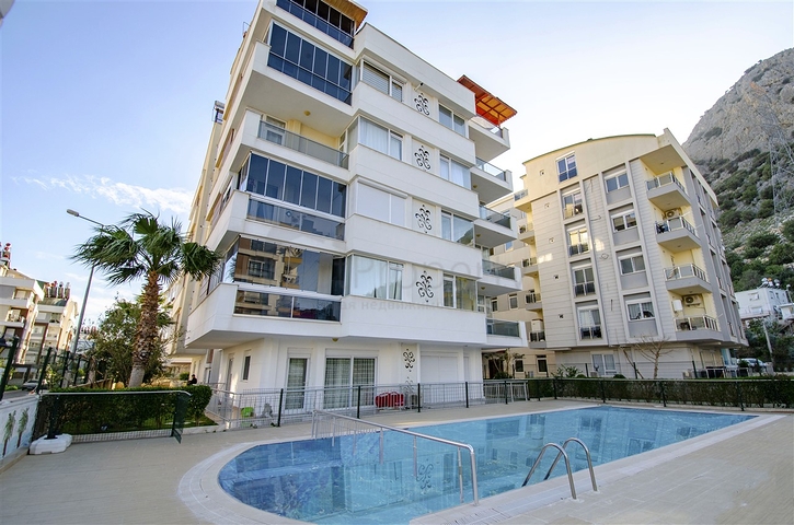 شقة 2 + 1 ضمن مجمع في كونيالتي أنطاليا