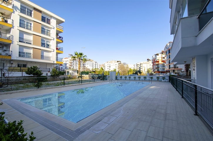 شقة 2 + 1 ضمن مجمع في كونيالتي أنطاليا