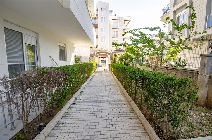 شقة 2 + 1 ضمن مجمع في كونيالتي أنطاليا