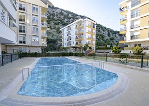 شقة 2 + 1 ضمن مجمع في كونيالتي أنطاليا