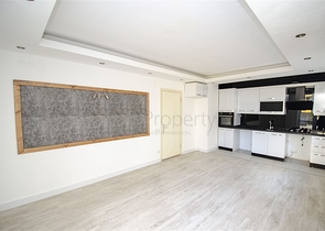 شقة 2 + 1 ضمن مجمع في كونيالتي أنطاليا